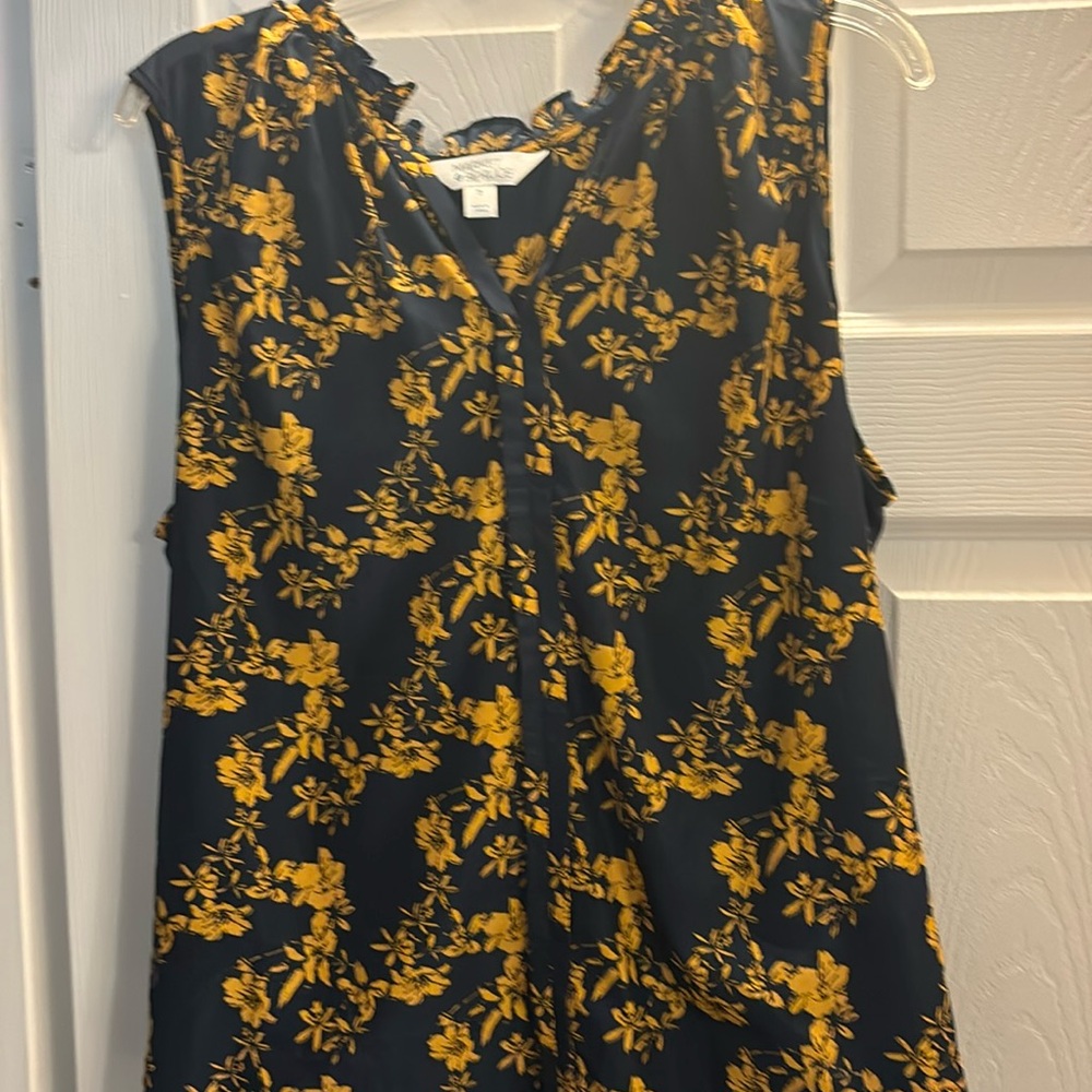 Market & Spruce XL sleeveless shirt